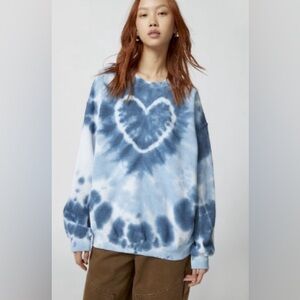 Urban Outfitters Heart Tie-Dye Crew Neck Sweatshirt in Blue